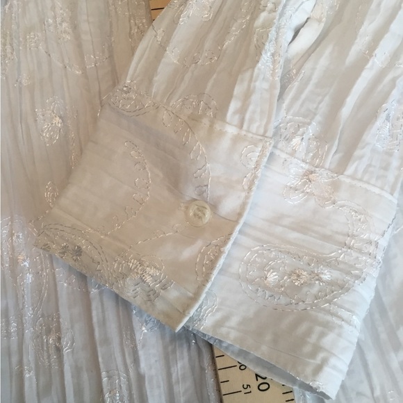 St. John’s Bay white blouse, large. 20% cotton. Button down - Picture 5 of 8